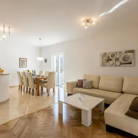 Arbareto With Heated Swimming Pool *