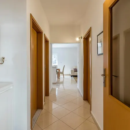 Arbareto With Heated Swimming Pool Villa *