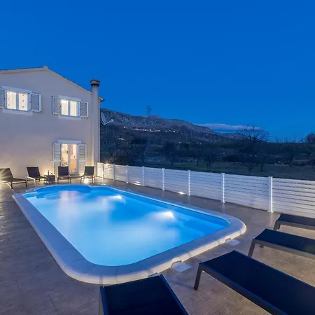 Villa Arbareto With Heated Swimming Pool *