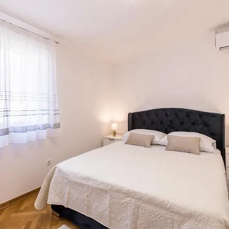 Arbareto With Heated Swimming Pool * Srinjine