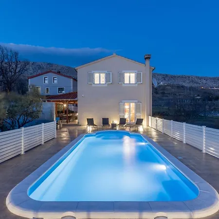 Arbareto With Heated Swimming Pool Villa Srinjine