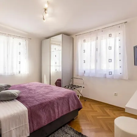 Arbareto With Heated Swimming Pool