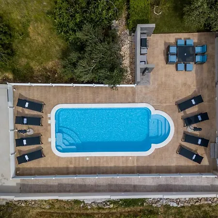 Arbareto With Heated Swimming Pool