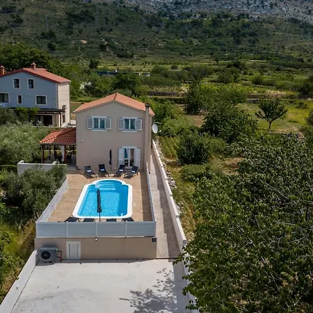 Arbareto With Heated Swimming Pool Villa Srinjine